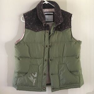Old Navy puffer vest large
